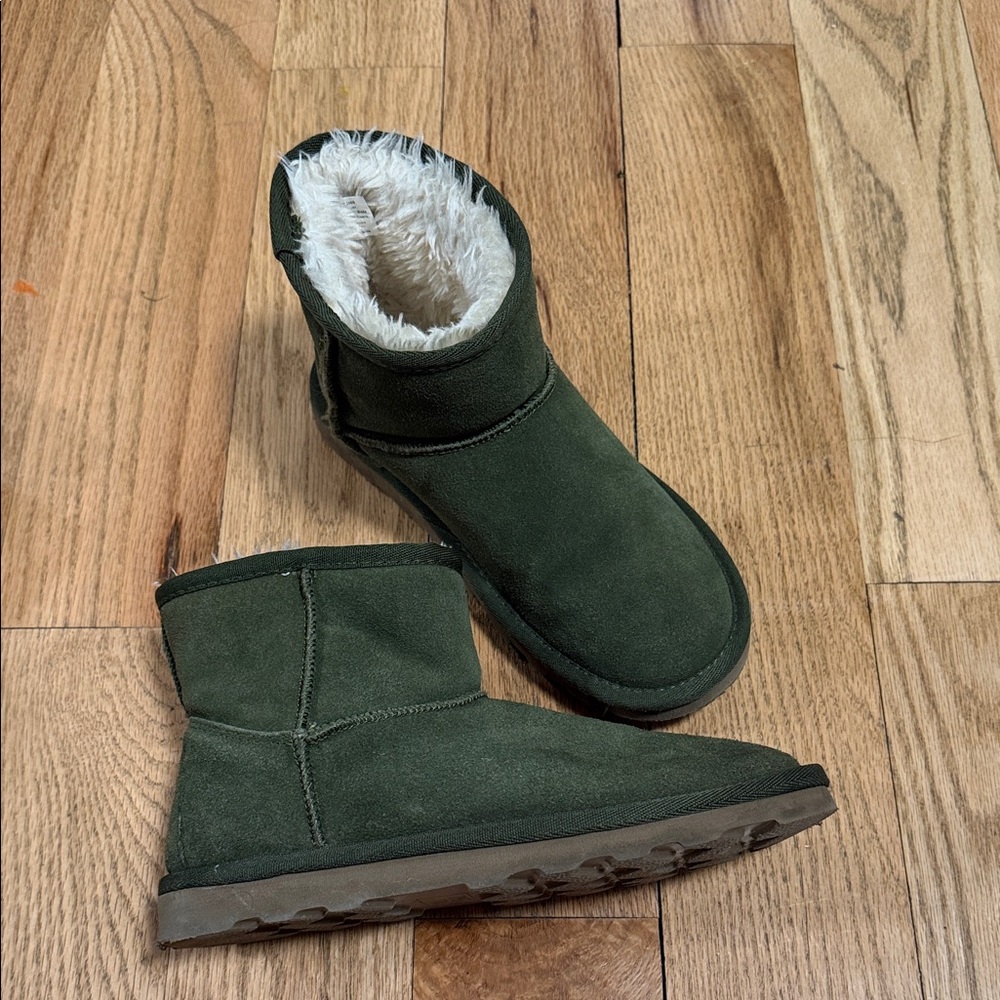 Time and Tru Girls Olive Green Faux Fur-Lined Winter Boots